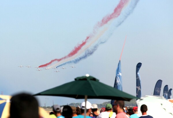 Athens Flying Week 2017: Εντυπωσιακές αεροπορικές επιδείξεις με πιλότους απ' όλο τον κόσμο