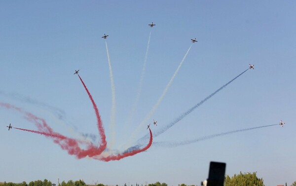 Athens Flying Week 2017: Εντυπωσιακές αεροπορικές επιδείξεις με πιλότους απ' όλο τον κόσμο