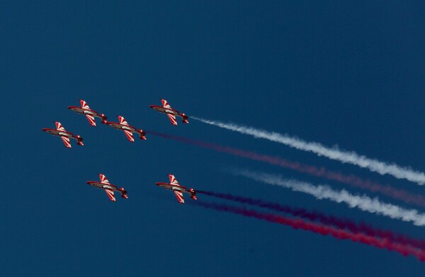 Athens Flying Week 2017: Εντυπωσιακές αεροπορικές επιδείξεις με πιλότους απ' όλο τον κόσμο