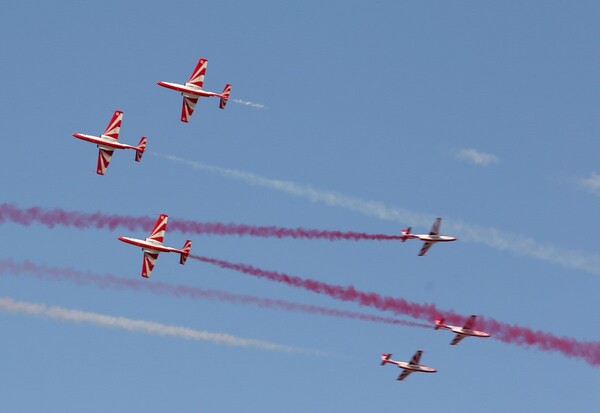 Athens Flying Week 2017: Εντυπωσιακές αεροπορικές επιδείξεις με πιλότους απ' όλο τον κόσμο