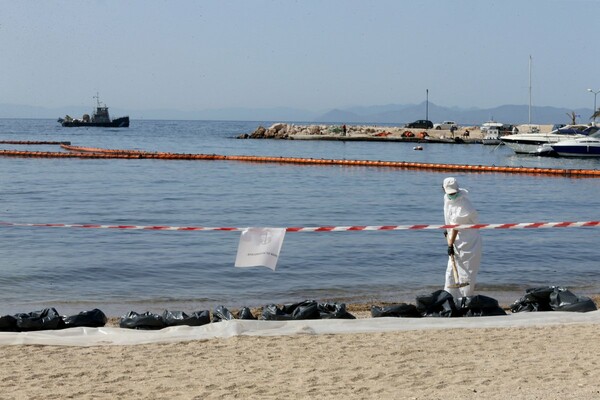 Το δεξαμενόπλοιο που έκανε απάντληση από το ναυάγιο του «Αγία Ζώνη ΙΙ» μετέφερε λαθραία καύσιμα