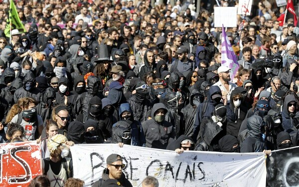 Δεκάδες χιλιάδες πολίτες στους δρόμους της Γαλλίας κατά της μεταρρύθμισης του εργασιακού κώδικα- Επεισόδια στο Παρίσι