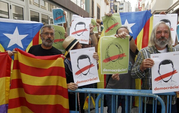 Ο πρόεδρος της Καταλονίας επιμένει: Το δημοψήφισμα θα γίνει, το αποτέλεσμα θα εφαρμοστεί