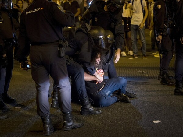 Ο ΟΗΕ καλεί τις ισπανικές αρχές να διεξαγάγουν έρευνα για τη βία στην Καταλονία