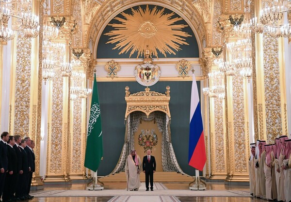 Χλιδή και απίστευτες υπερβολές για τον βασιλιά της Σαουδικής Αραβίας στη Μόσχα