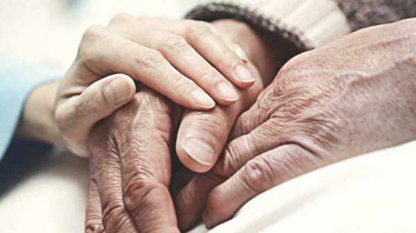 Αυξημένος ο κίνδυνος για Αλτσχάιμερ αν υπάρχει ιστορικό ακόμη και σε συγγενείς τρίτου βαθμού