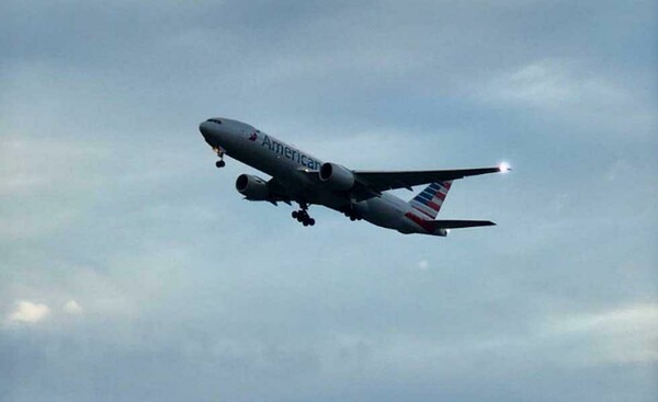 H American Airlines αναστέλλει τις πτήσεις προς τη Βενεζουέλα