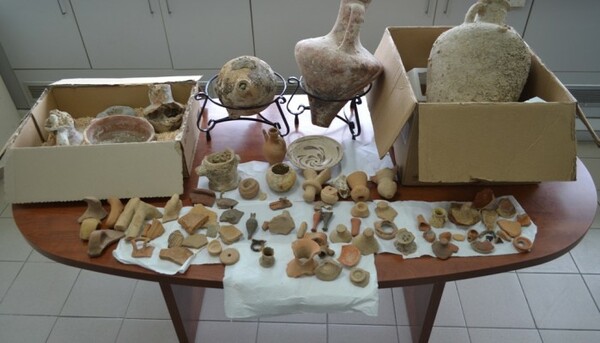 Ζευγάρι στο Ηράκλειο είχε δεκάδες αρχαία αντικείμενα κρυμμένα στο σπίτι του