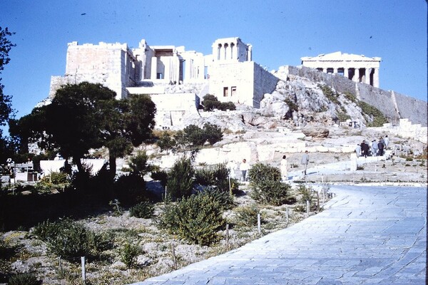 Έγχρωμες φωτογραφίες από την Αθήνα, στα τέλη της δεκαετίας του '50