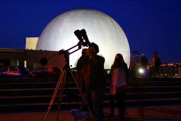 Astroparty στο Πλανητάριο Θεσσαλονίκης: Εντυπωσιακά τεχνολογικά σόου, προβολές και αφιερώματα με ελεύθερη είσοδο