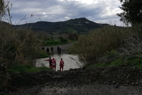 Όλη τη νύχτα θα συνεχιστούν οι έρευνες για τους αγνοούμενους στην Κρήτη