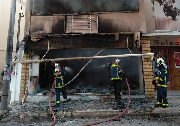 Φωτιά σε κατάστημα παιχνιδιών στο Χαλάνδρι