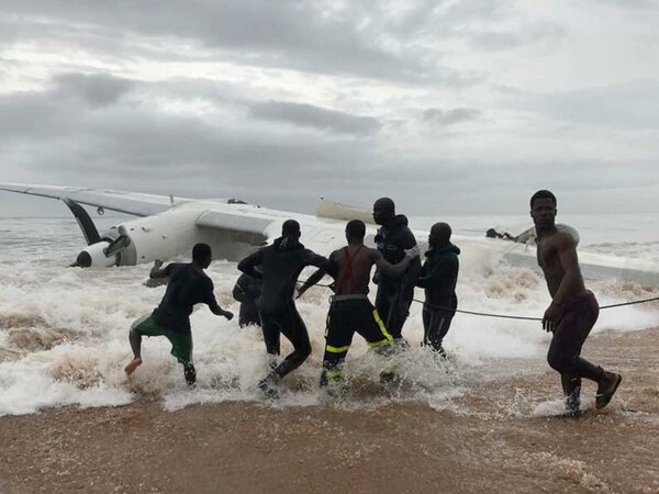 Ακτή Ελεφαντοστού: Συντριβή αεροσκάφους κοντά στην Αμπιτζάν- Τουλάχιστον 4 νεκροί