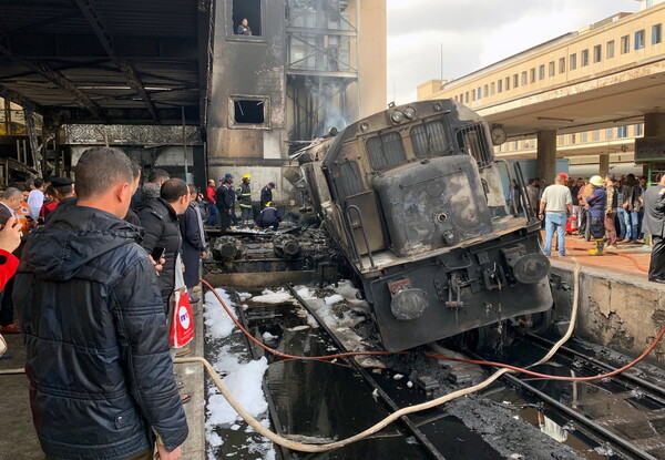 Αίγυπτος: Καβγάς πίσω από το πολύνεκρο δυστύχημα με το τρένο- Συνελήφθη ο οδηγός