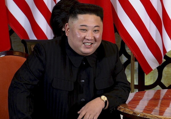 Ο Κιμ Γιονγκ Ουν δηλώνει «έτοιμος» για αποπυρηνικοποίηση