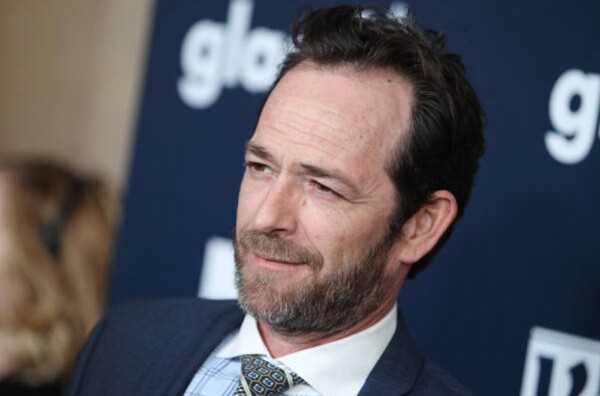 Σε κρίσιμη κατάσταση ο διάσημος ηθοποιός Luke Perry πρωταγωνιστής του Μπέβερλι Χιλς 90210