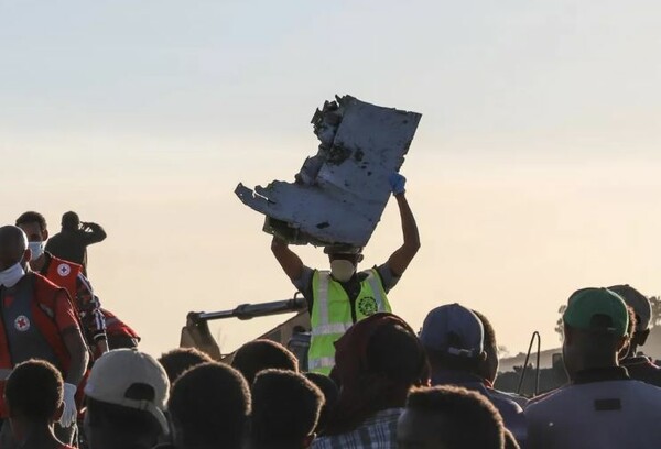 Βρέθηκαν τα μαύρα κουτιά του αεροσκάφους της Ethiopian Airlines που συνετρίβη στην Αιθιοπία