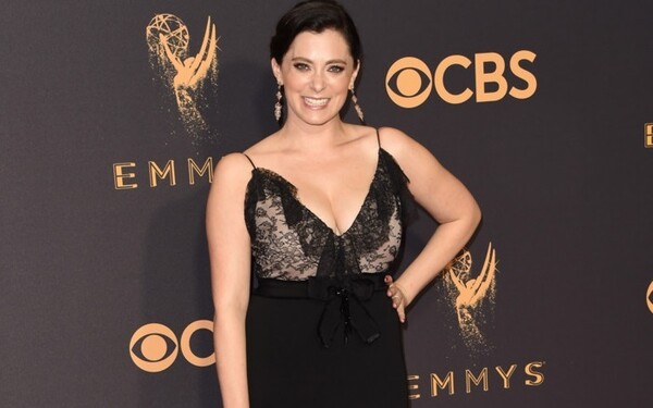 Η Rachel Bloom αγόρασε μόνη της το Gucci φόρεμα που φόρεσε στα Βραβεία Emmy και εξηγεί τους λόγους