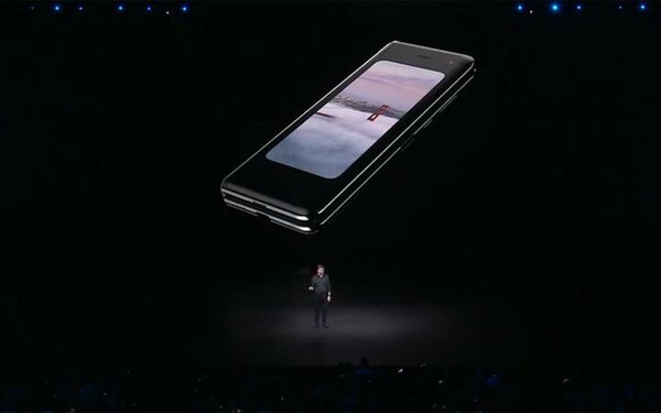 Η Samsung παρουσίασε το νέο S10 και το Galaxy Fold με αναδιπλούμενη οθόνη