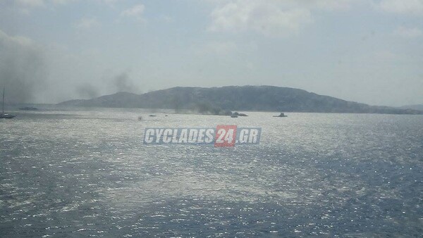 Βούλιαξε τελικά το φλεγόμενο σκάφος στη Μύκονο - ΒΙΝΤΕΟ