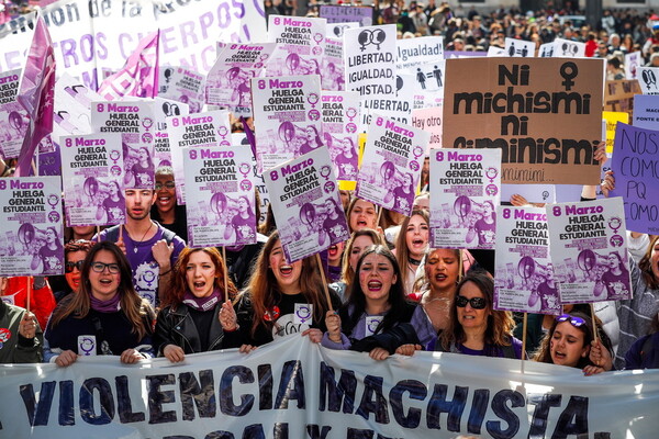 Μαζικές κινητοποιήσεις στην Ισπανία για την Ημέρα της Γυναίκας