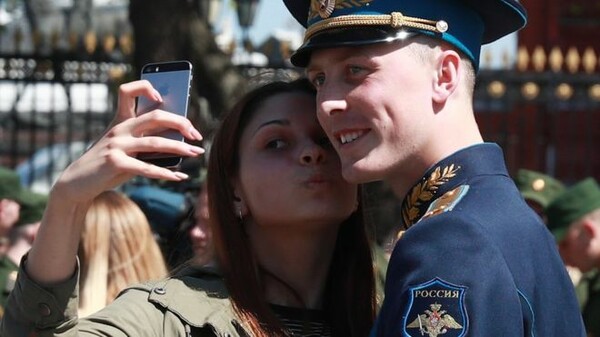 Η Ρωσία απαγόρευσε τα smartphones στους στρατιώτες