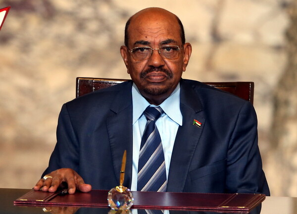 Διαλύθηκε η κυβέρνηση του Σουδάν- Σε κατάσταση έκτακτης ανάγκης η χώρα