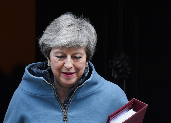 Τερέζα Μέι: Μία αναβολή απλώς καθυστερεί το Brexit