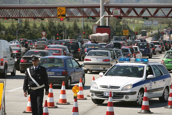 Κυκλοφοριακές ρυθμίσεις για Απόκριες και Καθαρά Δευτέρα- Πού απαγορεύεται η κυκλοφορία των φορτηγών