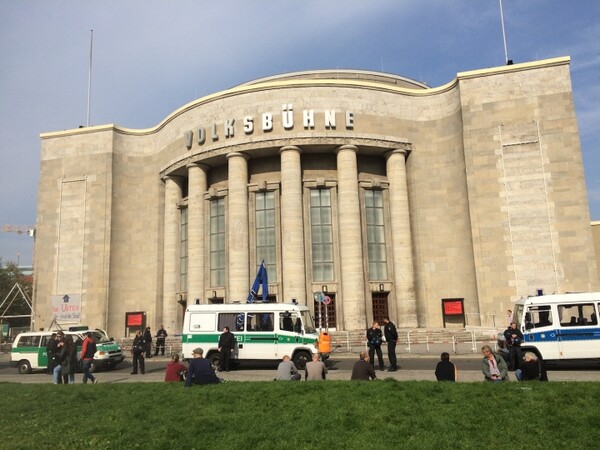Έληξε με επέμβαση της αστυνομίας η κατάληψη του βερολινέζικου Volksbühne