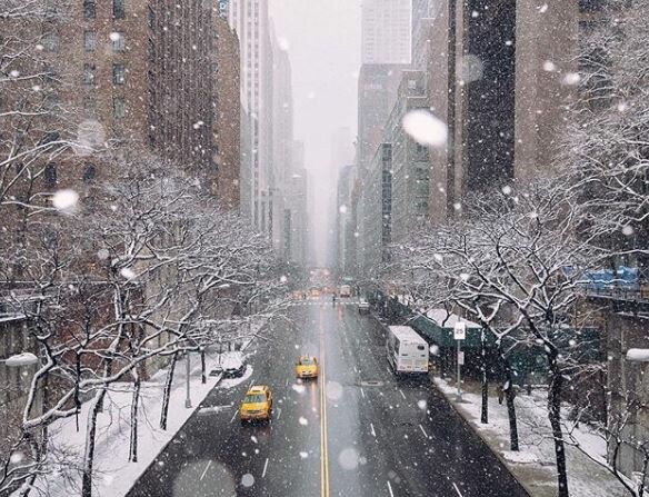 Μάρτιος με χιονοθύελλα στη Νέα Υόρκη - Στα λευκά υποδέχτηκαν την άνοιξη