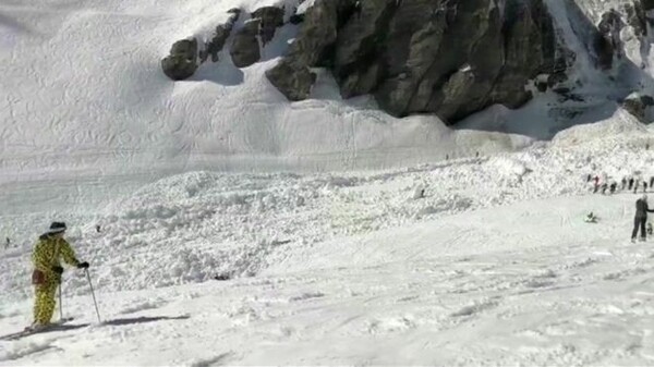 Ελβετία: Χιονοστιβάδα σε πίστα του Κραν Μοντανά- Καταπλακώθηκαν πολλοί σκιέρ