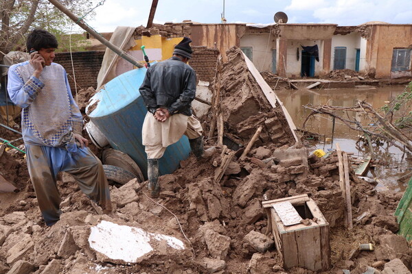 Αφγανιστάν: Νεκροί και τεράστιες καταστροφές από τις πλημμύρες