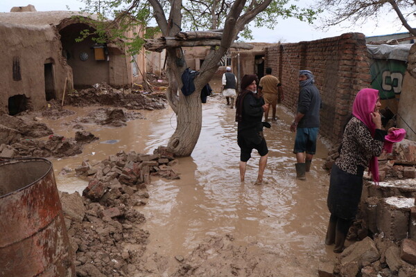 Αφγανιστάν: Νεκροί και τεράστιες καταστροφές από τις πλημμύρες