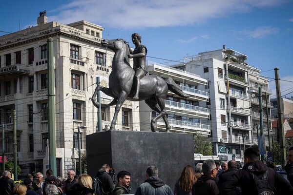 Αποκαλυπτήρια για το άγαλμα του Μεγάλου Αλεξάνδρου στο κέντρο της Αθήνας