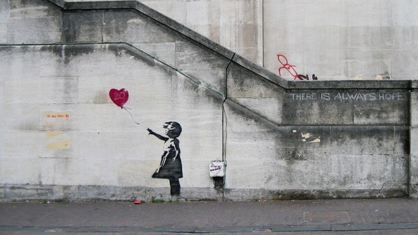 O Banksy ενημερώνει πως η έκθεση με έργα του στην Αθήνα είναι Fake