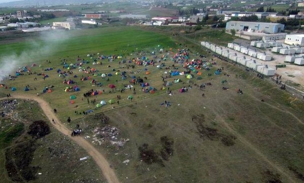 Οι πρόσφυγες έστησαν νέο καταυλισμό στα Διαβατά