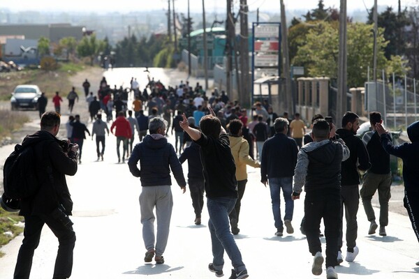 Διαβατά: Φήμη πως ανοίγουν τα σύνορα ξεκίνησε τα επεισόδια με τους πρόσφυγες