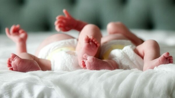 Γυναίκα με δύο μήτρες έκανε δίδυμα ένα μήνα μετά την πρώτη γέννα της