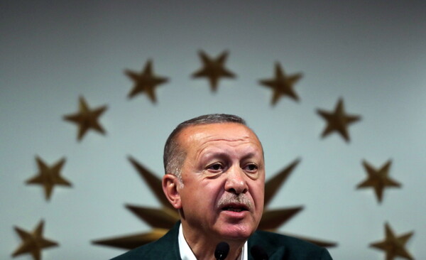 Τουρκία - εκλογές: «Πύρρειος νίκη» για Ερντογάν - Χάνει Άγκυρα, θρίλερ στην Κωνσταντινούπολη