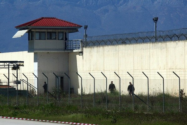 Νεκρός κρατούμενος μετά από συμπλοκή στις φυλακές Τρικάλων