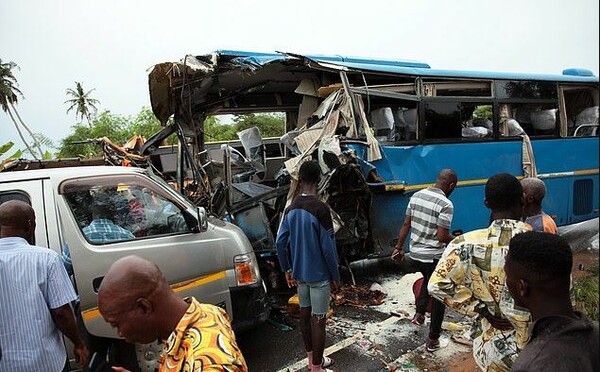 Γκάνα: Τουλάχιστον 50 νεκροί σε σύγκρουση λεωφορείων