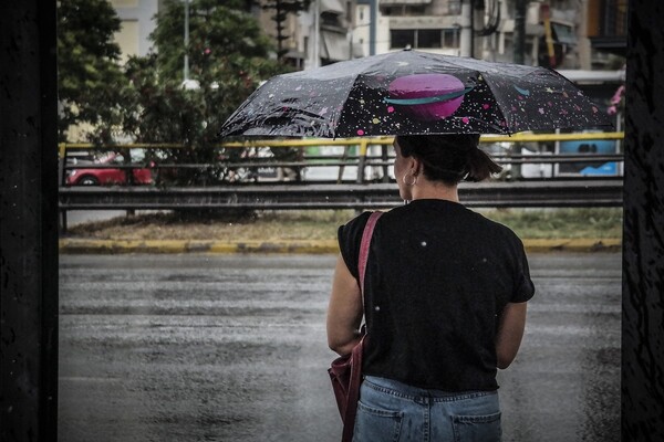 Χαλάει ο καιρός: Έρχονται βροχές και καταιγίδες σε όλη τη χώρα