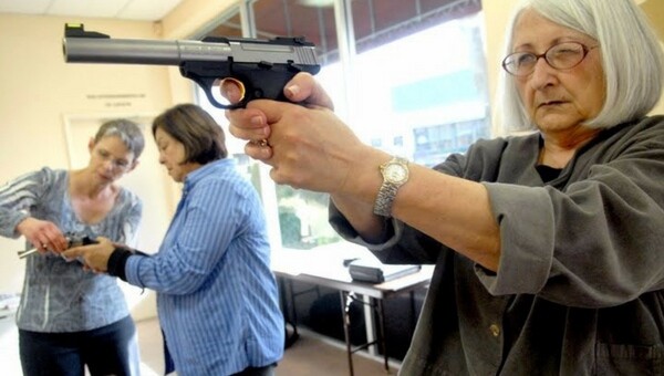 Οι καθηγητές στη Φλόριντα θα μπορούν να οπλοφορούν μέσα στις σχολικές αίθουσες