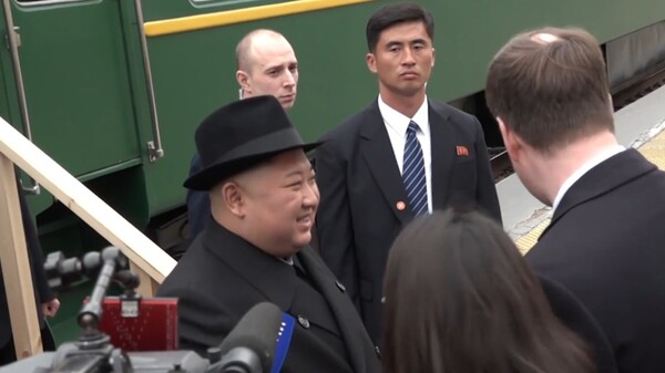 Ο Κιμ Γιονγκ Ουν ταξίδεψε με το τρένο στη Ρωσία για τη συνάντηση με τον Πούτιν