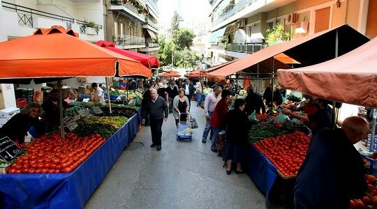 Πωλητές λαϊκών αγορών για τους εκβιασμούς: Είμαστε κι εμείς όμηροι μίας νοσηρής κατάστασης