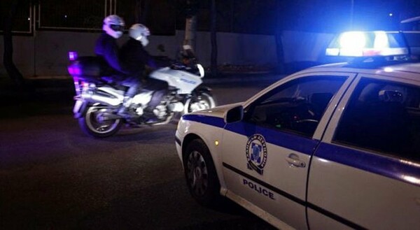 Εισβολή κουκουλοφόρων σε βίλα στη Βούλα - Απήγαγαν την οικιακή βοηθό