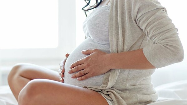 Η λοίμωξη με γρίπη ή πνευμονία στην εγκυμοσύνη αυξάνει τον κίνδυνο αυτισμού