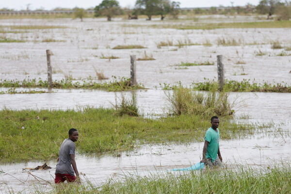 Μοζαμβίκη: Απόλυτη καταστροφή από τον κυκλώνα Ιντάι - Στους 446 οι νεκροί
