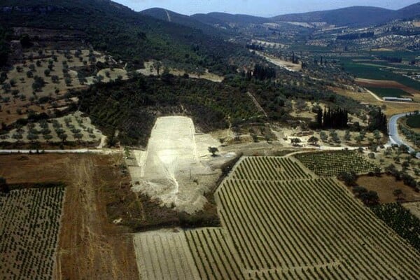 «Είναι εξαιρετικά ειρωνικό ότι η Αρχαία Ελλάδα εμπνέει περισσότερο τους μη Έλληνες απ' ό,τι τους Έλληνες!»